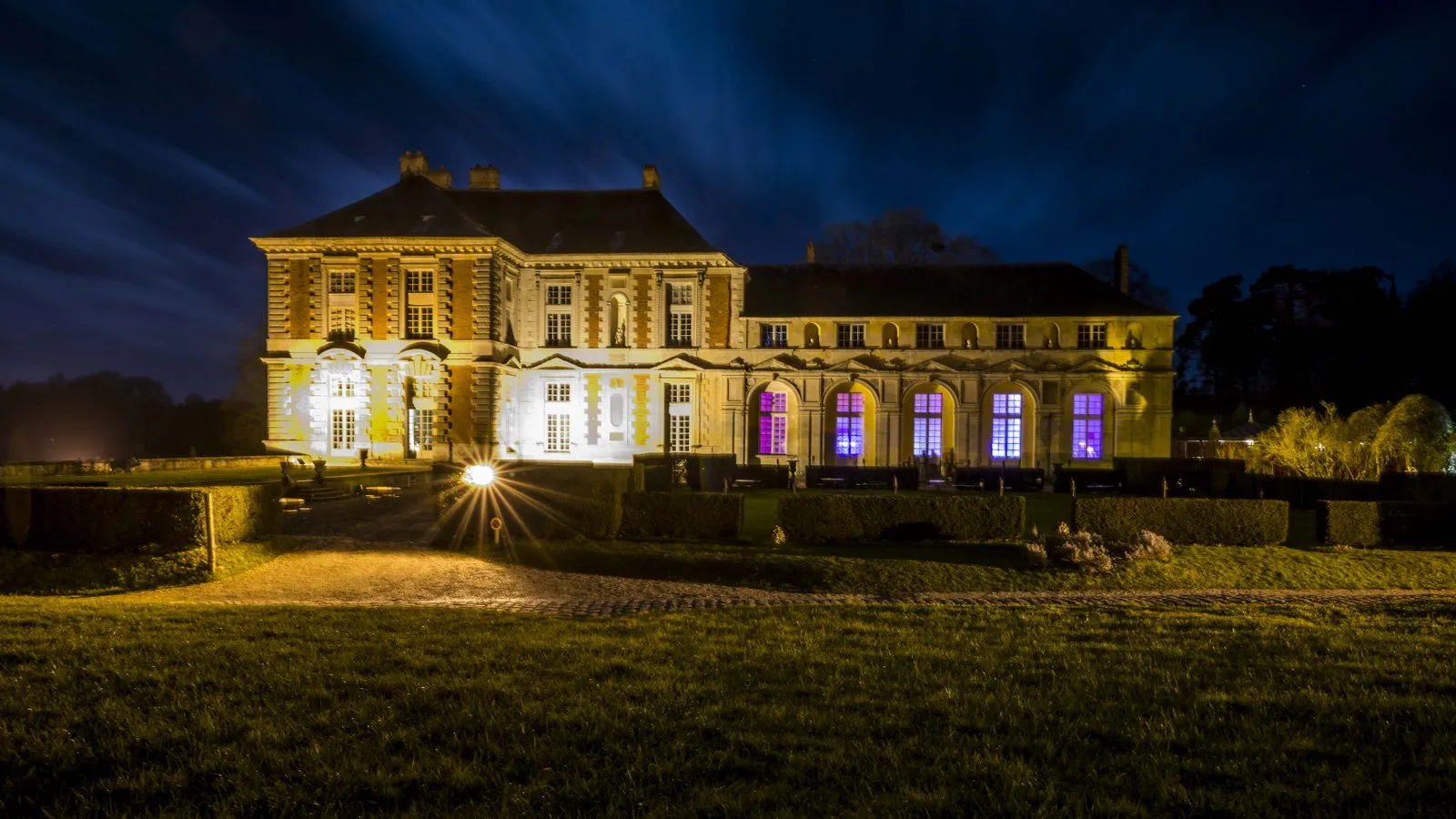 Quatre jours de fête dans un lieu hors du commun — mariage A. & D. à Château de Vallery (photo 7)